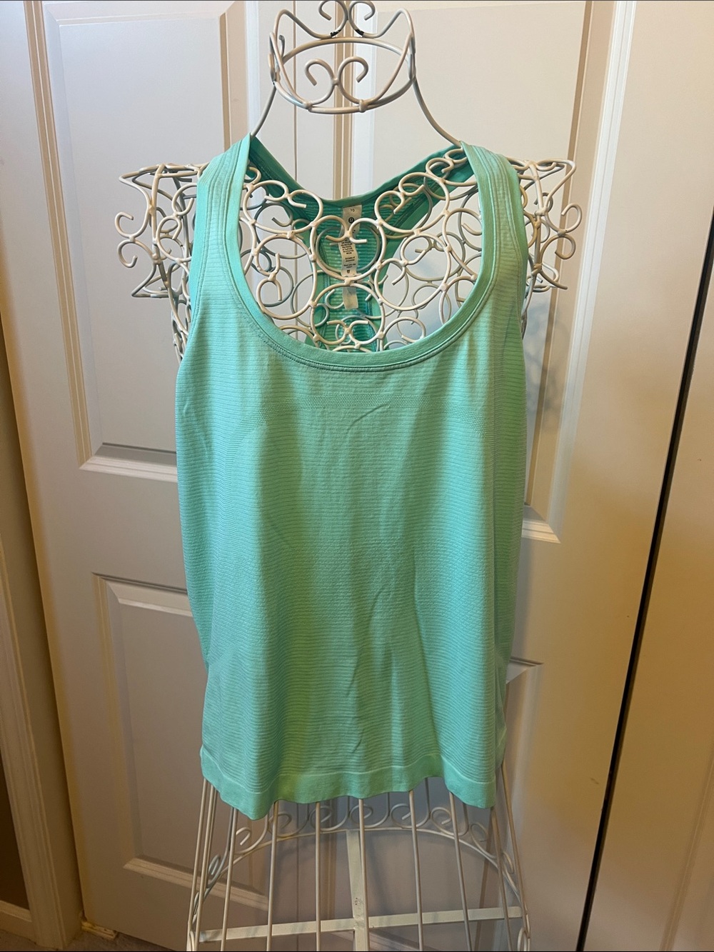Lululemon Mint Green Tank Top - Lightweight Scoop Neck